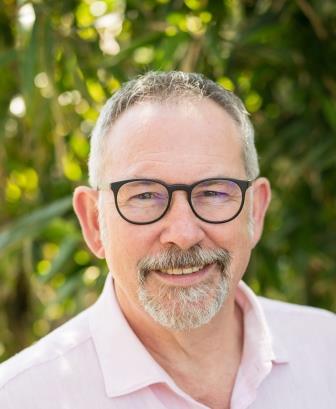 Horses Healing Us - Andrew Reay